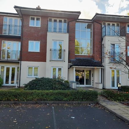 Penthouse Apartment Free Wi-Fi & Parking Occasional Bed Available Solihull Eksteriør billede