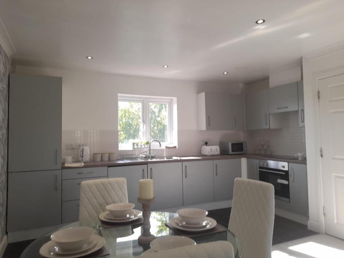 Penthouse Apartment Free Wi-Fi & Parking Occasional Bed Available Solihull Eksteriør billede