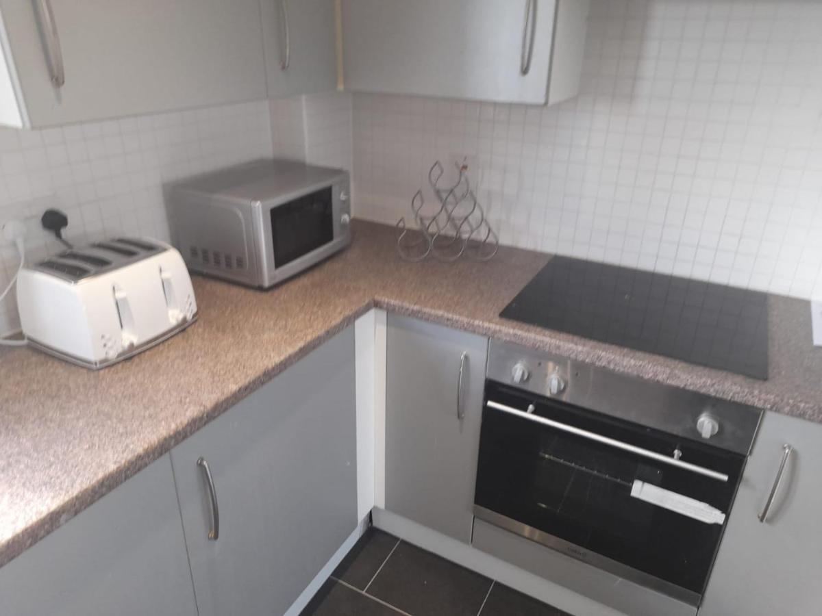 Penthouse Apartment Free Wi-Fi & Parking Occasional Bed Available Solihull Eksteriør billede